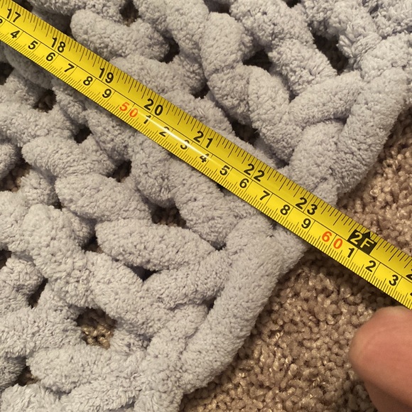 Cozy cloud store chunky knit blanket new - Picture 3 of 4